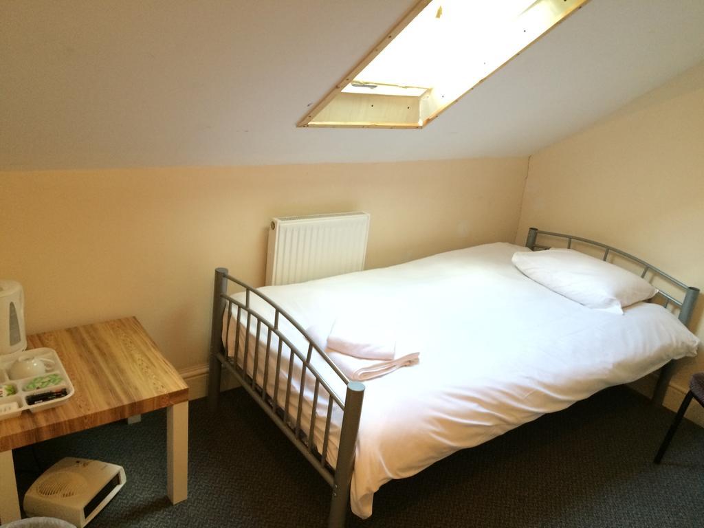Victoria Hotel Newport  Room photo